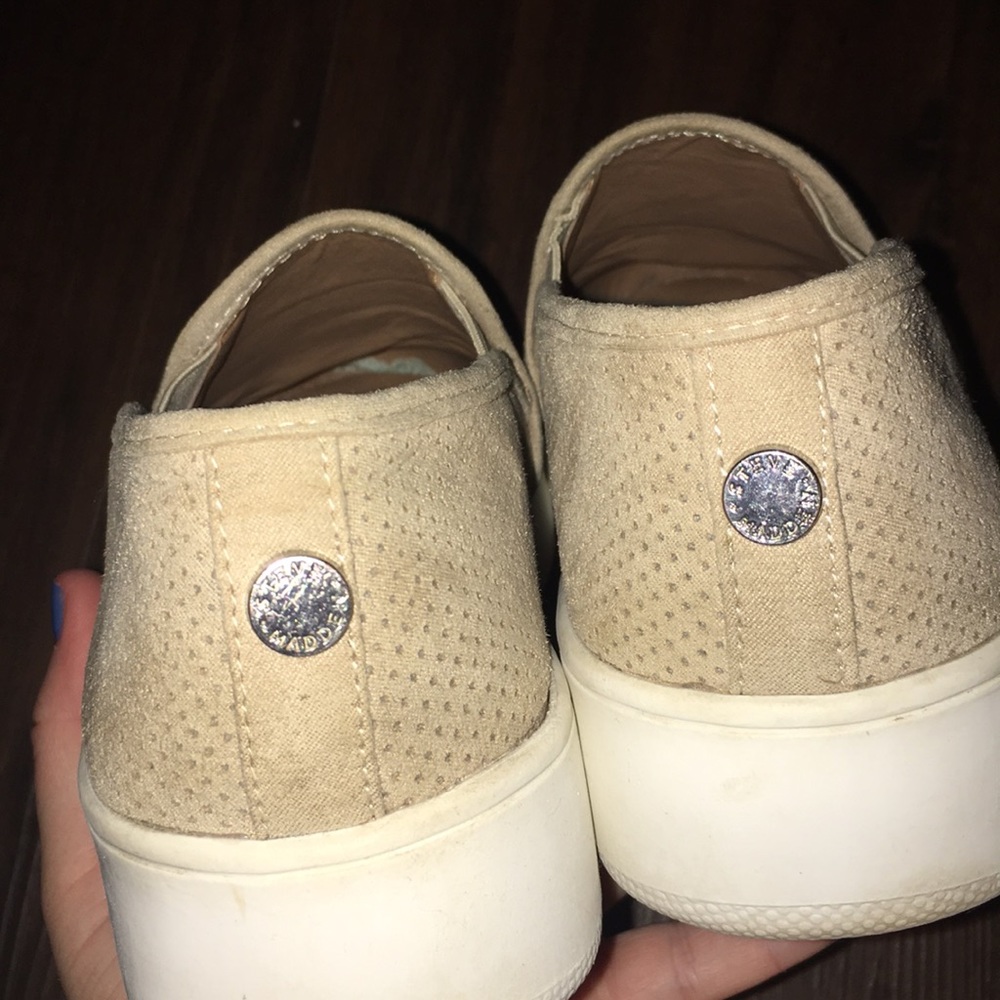 Steve Madden slip on shoes - Picture 3 of 4